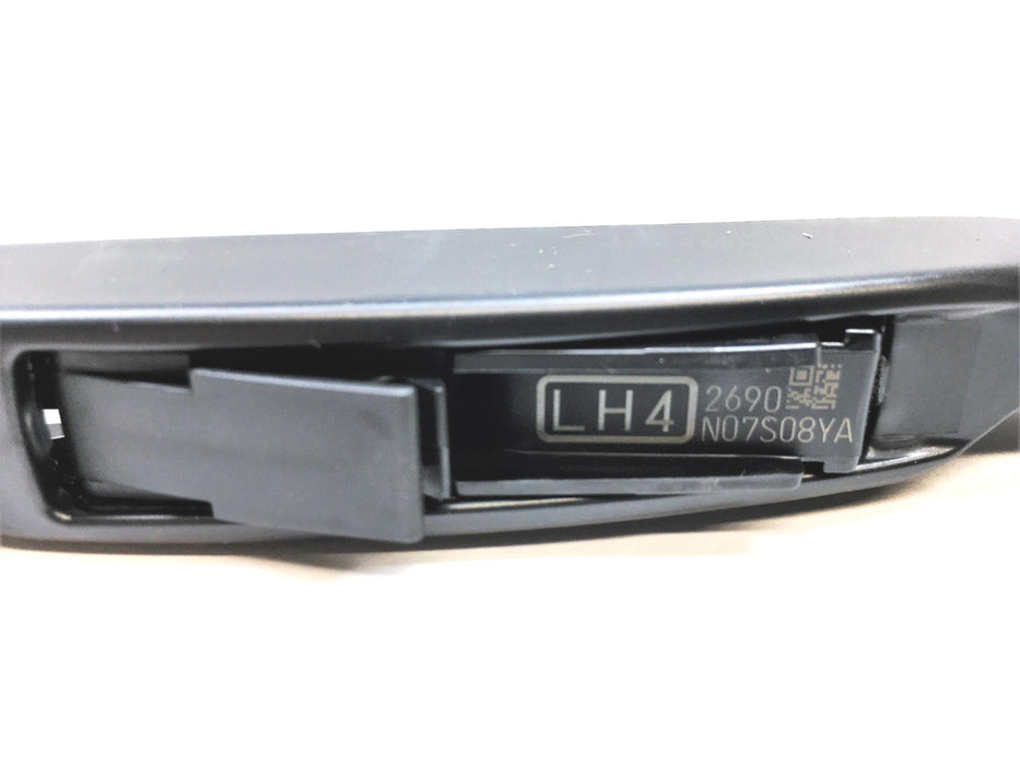 Toyota Front Right 475mm Windshield Wiper Blade 85212-47040 NOS