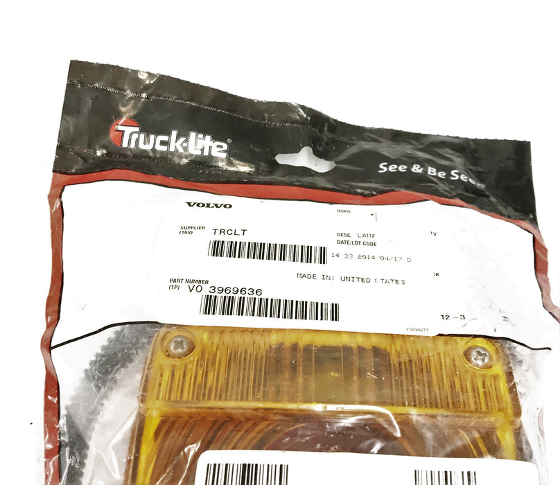 Volvo/Truck-Lite Stop/Tail/Turn Assembly 3969636 NOS