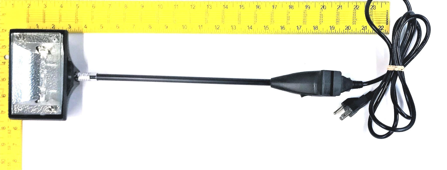 INTERTEK HALOGEN SPOTLIGHT WITH BULB AND CORD TESTED/WORKS SL-2019b USED