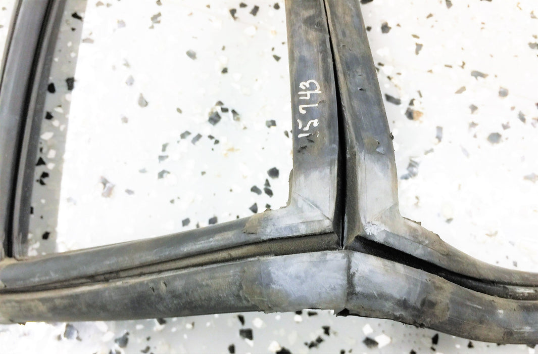 TC/2000,TC/1000,CS-Series,Transhuttle Windshield Rubber Seal 1551167 USED