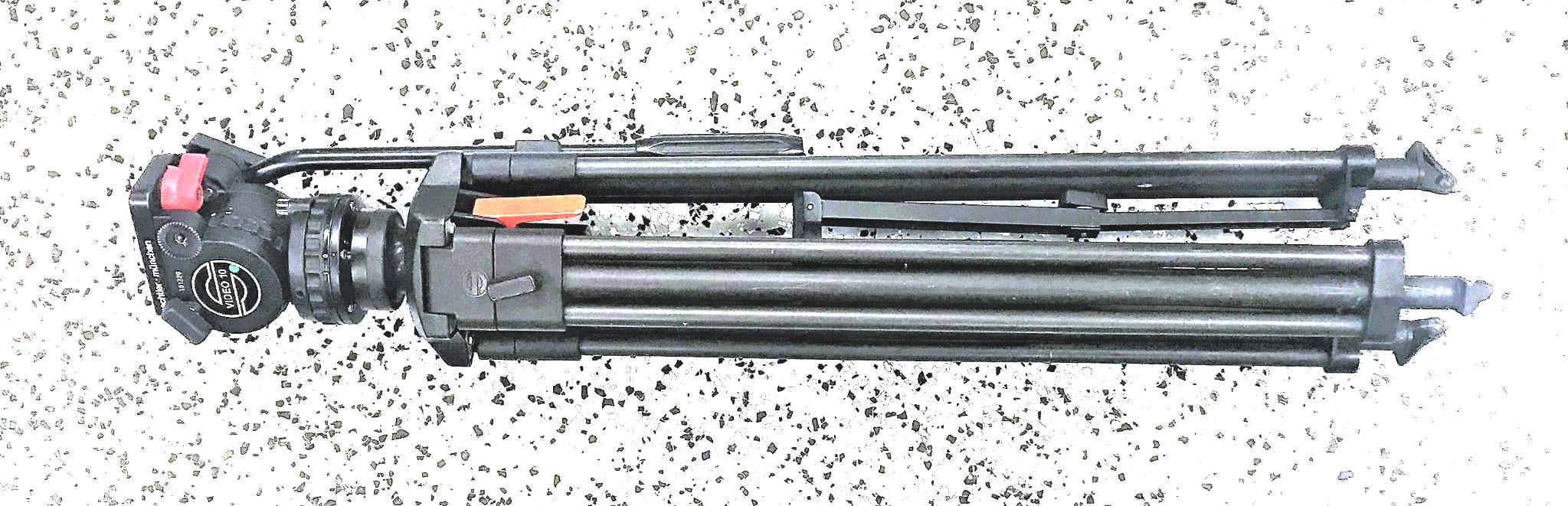 SACHTLER-MUNCHEN FLUID HEAD TRIPOD AND PLASTIC TRAVEL TUBE VIDEO10 USED