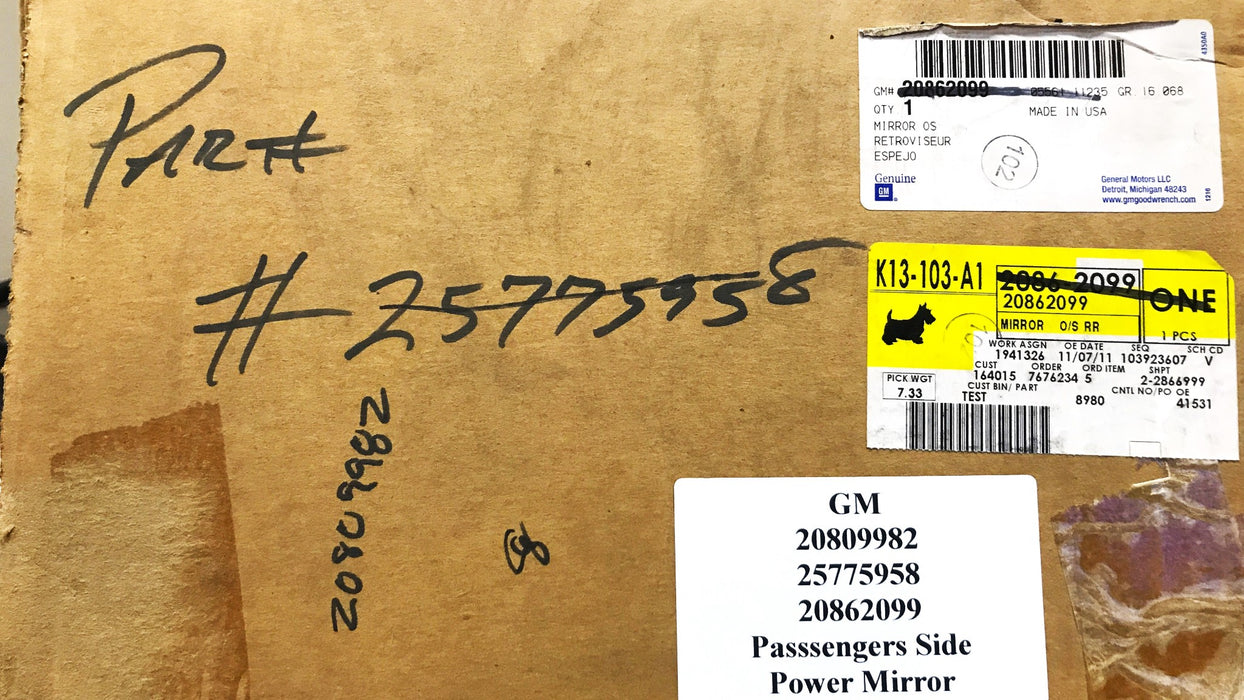 GM OEM Passengers Side Power Mirror 20809982 NOS