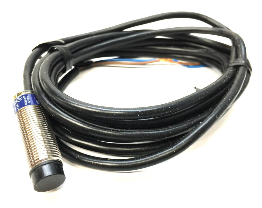 Telemecanique Inductive Proximity Switch XS2 N12PA340 [Lot of 2] NOS