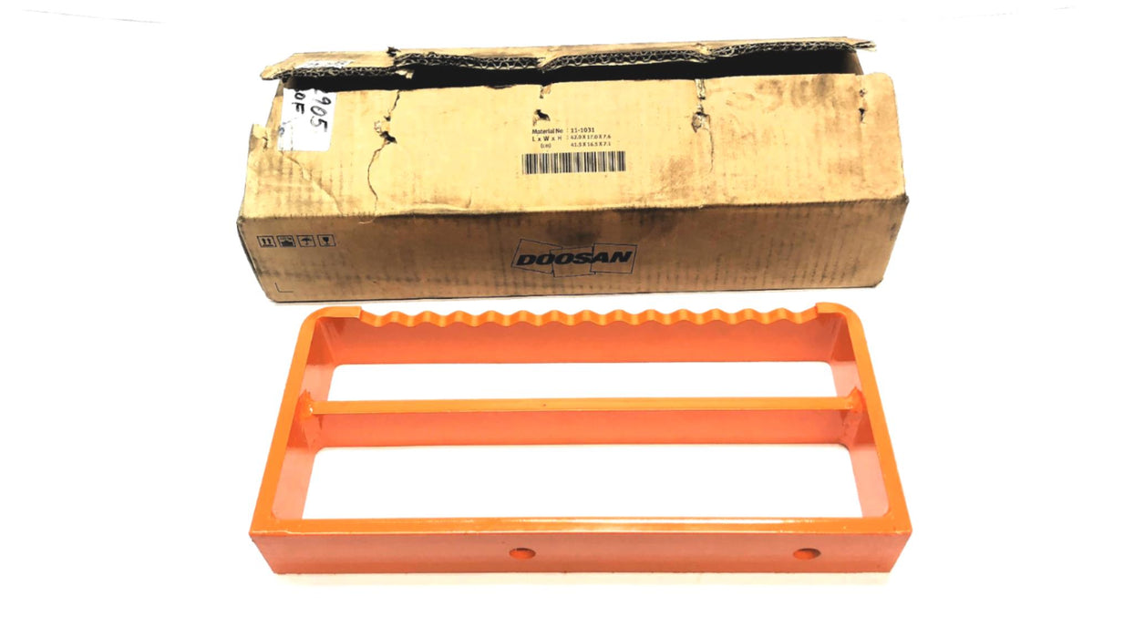 Doosan Bracket, Step 195-02905 NOS