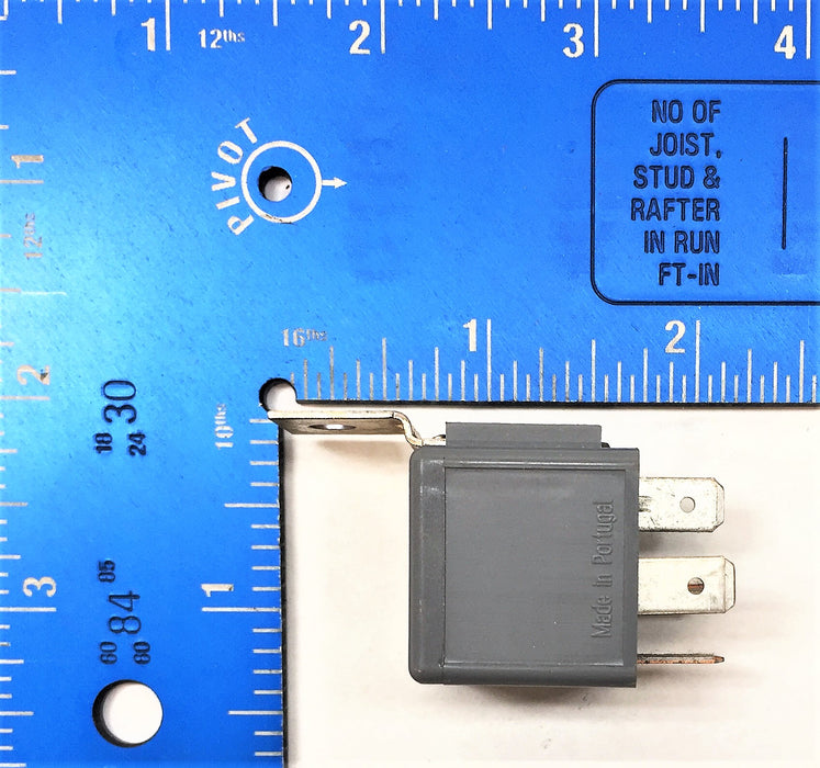 BOSCH Engine Management Relay 0332204001 (0-332-204-001) NOS