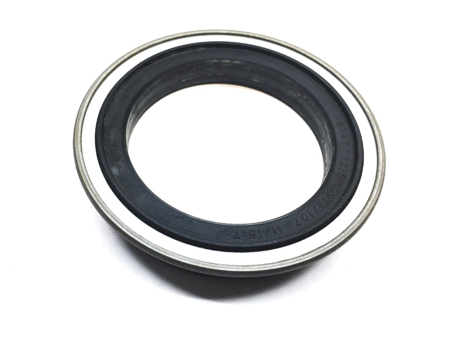 Parts Master Oil And Grease Seal Replacement 710568 [Lot of 2] NOS