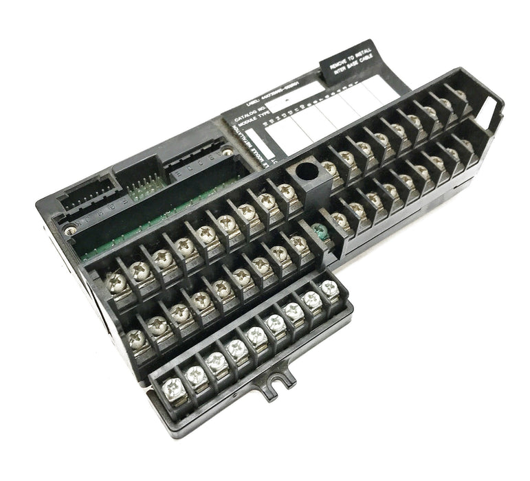 GE/Fanuc In/Out Barrier Style Terminal Base w/ Aux Terminal Strip IC670CHS001H