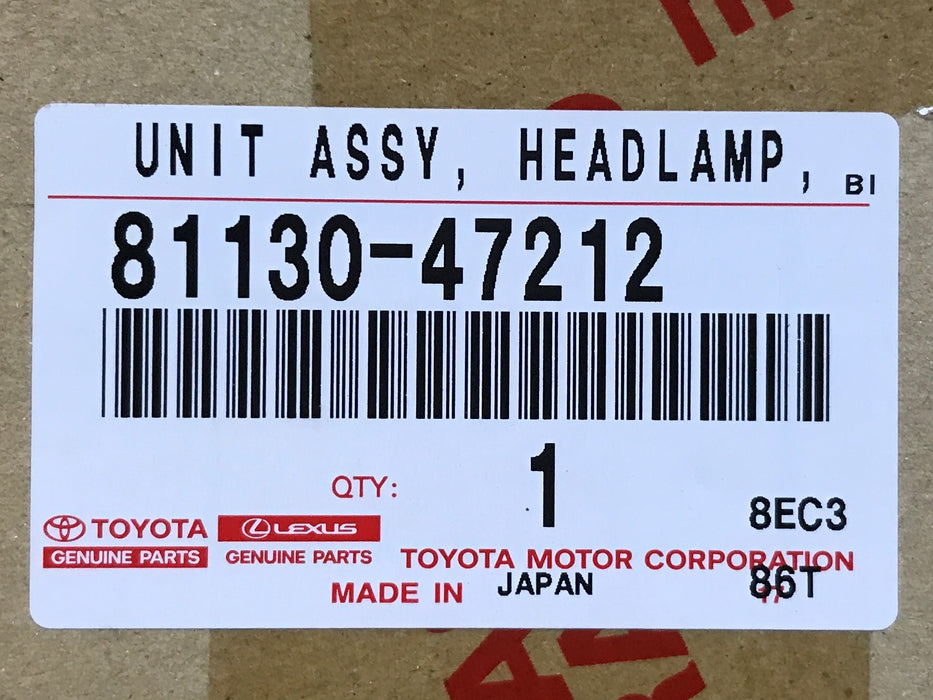Toyota OEM Right Side Head Lamp Assembly 8113-47212 NOS