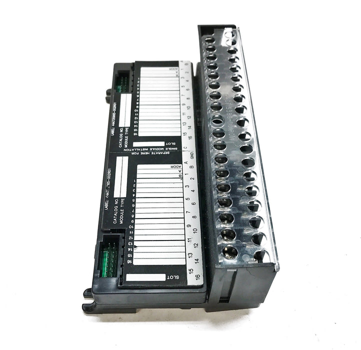 GE/Fanuc In/Out Barrier Style Terminal Base IC670CHS001H NOS