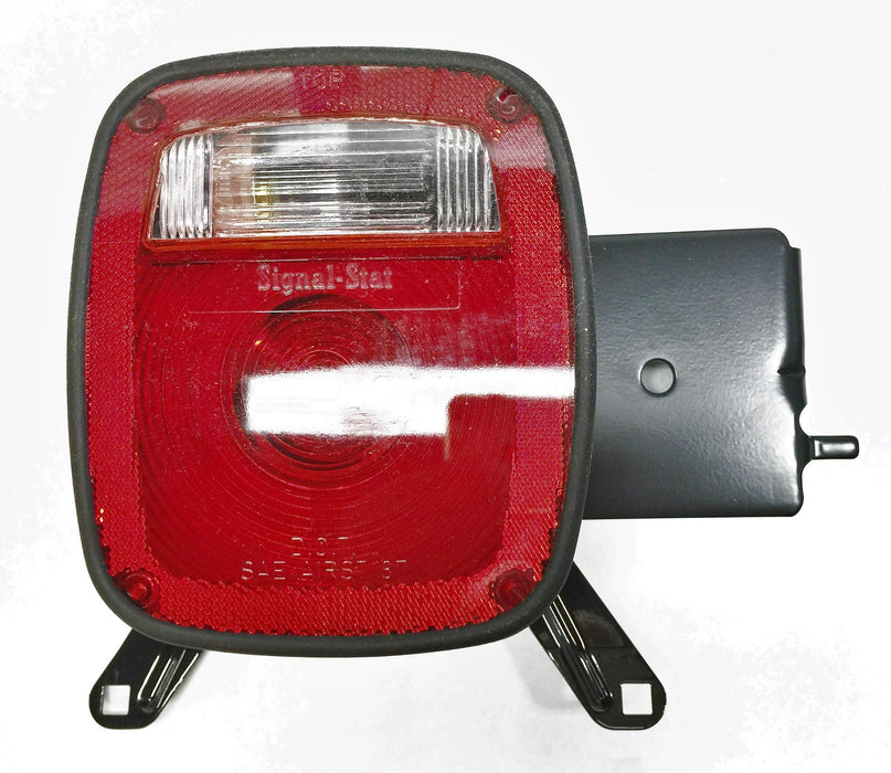 General Motors/GM Tail Lamp 15148689 NOS