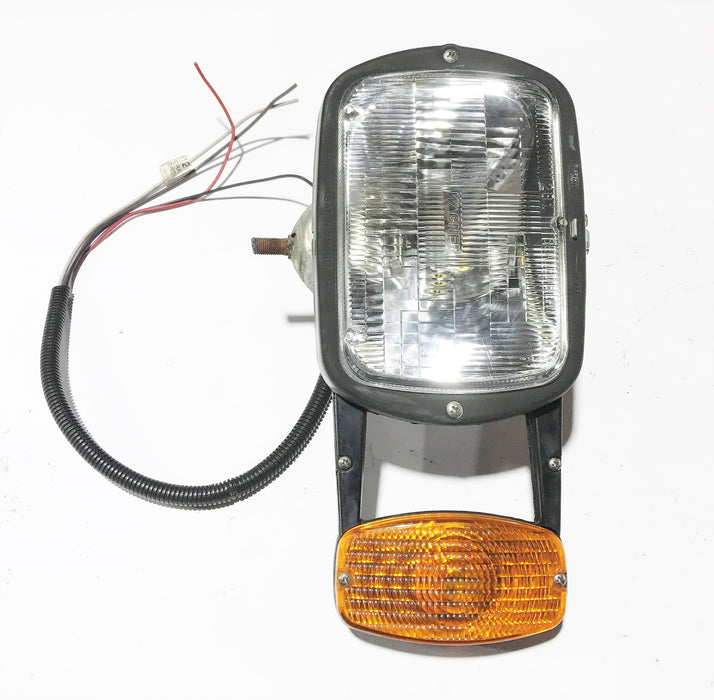 Arrow Safety Devices Headlight/TurnSignal/Parking Light Assembly 779-03-132 USED