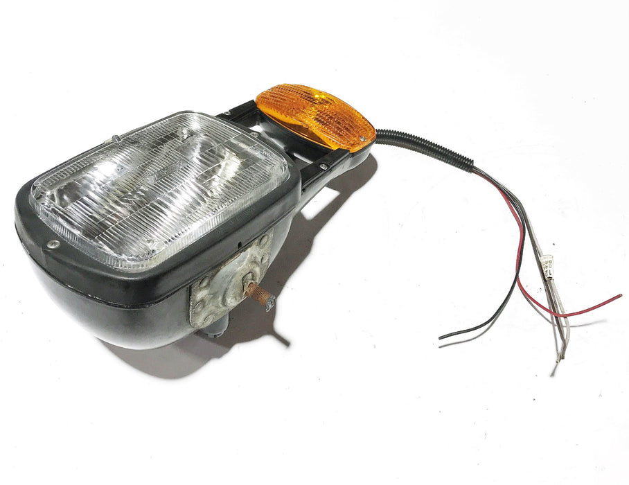 Arrow Safety Devices Headlight/TurnSignal/Parking Light Assembly 779-03-132 USED
