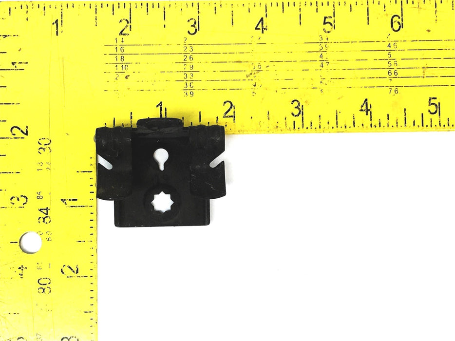 Unbranded 3/4 Inch Spring Steel Hammer Flange Clip [Lot of 33] NOS