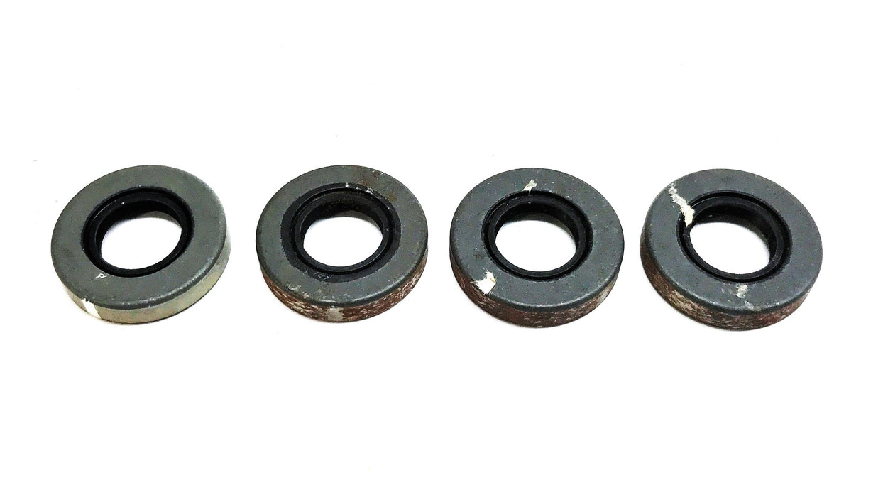 International Oil Seal 492358C1 [Lot of 4] NOS