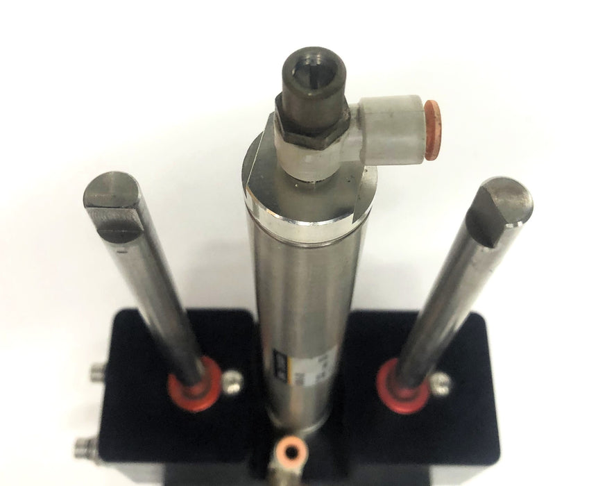 SMC 250PSI 1.70MPa Mounted Pneumatic Cylinder NCDMB106-0700 USED