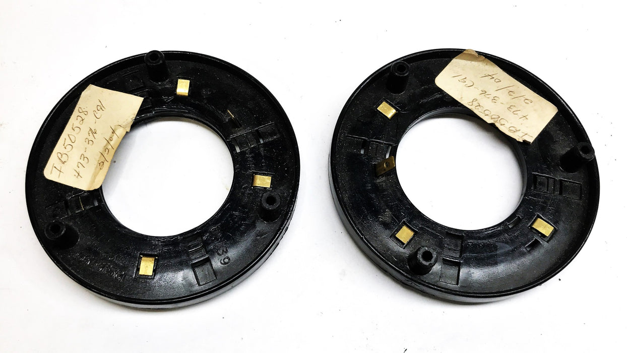International Navistar Horn Packing Retainer 473376C91 [Lot of 2] NOS