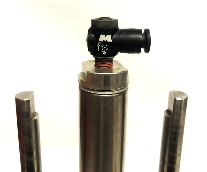 SMC 250PSI 1.70MPa Mounted Pneumatic Cylinder NCDMB106-0700-B53S USED