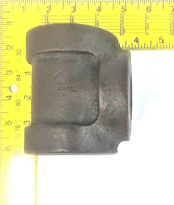 Unbranded 1-1/2" x 1-1/2" x 1-1/4" SCH 80 Iron Tee NOS