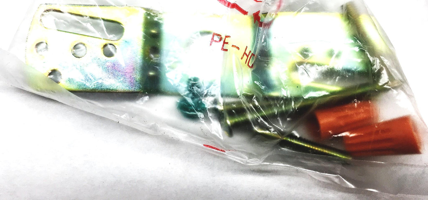 Unbranded Ceiling Mount Bathroom Light Fixture 671704 NOS