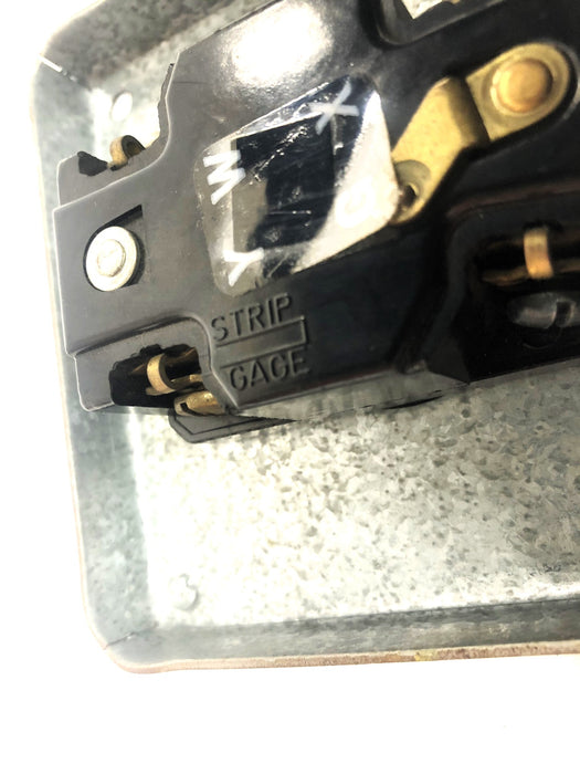 Raco 7.3 CU.IN. Outlet Box With PS 30A 125/250V Receptacle NEMA L14-30 USED