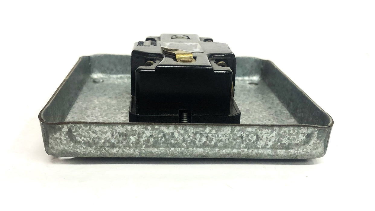 Raco 7.3 CU.IN. Outlet Box With PS 30A 125/250V Receptacle NEMA L14-30 USED