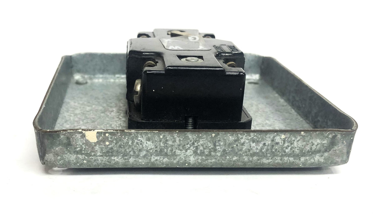 Raco 7.3 CU.IN. Outlet Box With PS 30A 125/250V Receptacle NEMA L14-30 USED