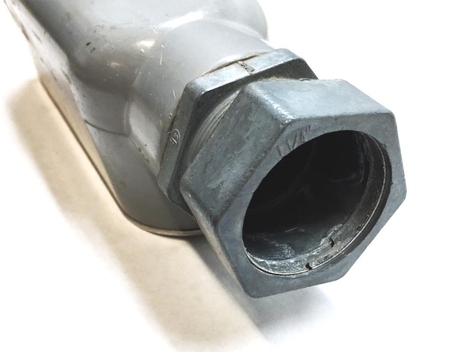 Killark 1-1/4 Inch Conduit Outlet Body With Cover OL-450 OLB-4 NOS