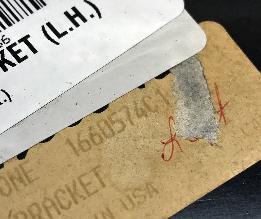 International/Navistar Bracket 1660574C1 NOS