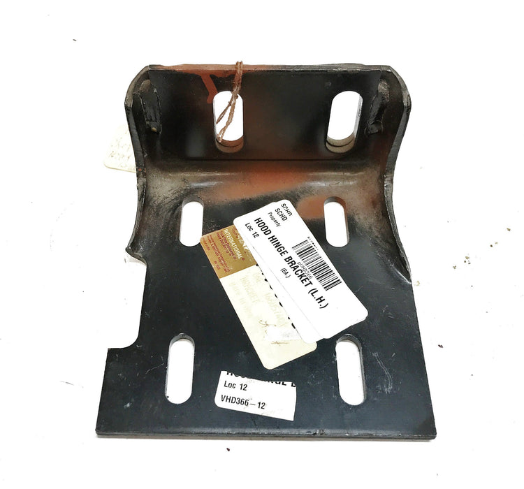 International/Navistar Bracket 1660574C1 NOS