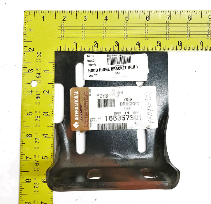 International/Navistar Hood Hinge 1660575C1 NOS
