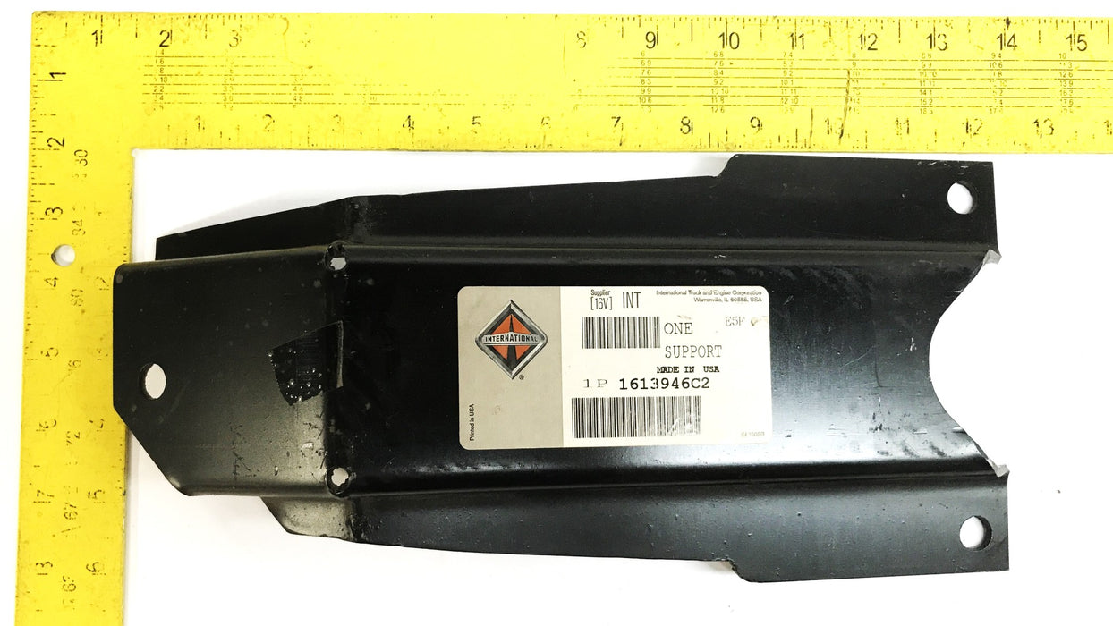 International Metal Support Bracket 1613946C2 NOS