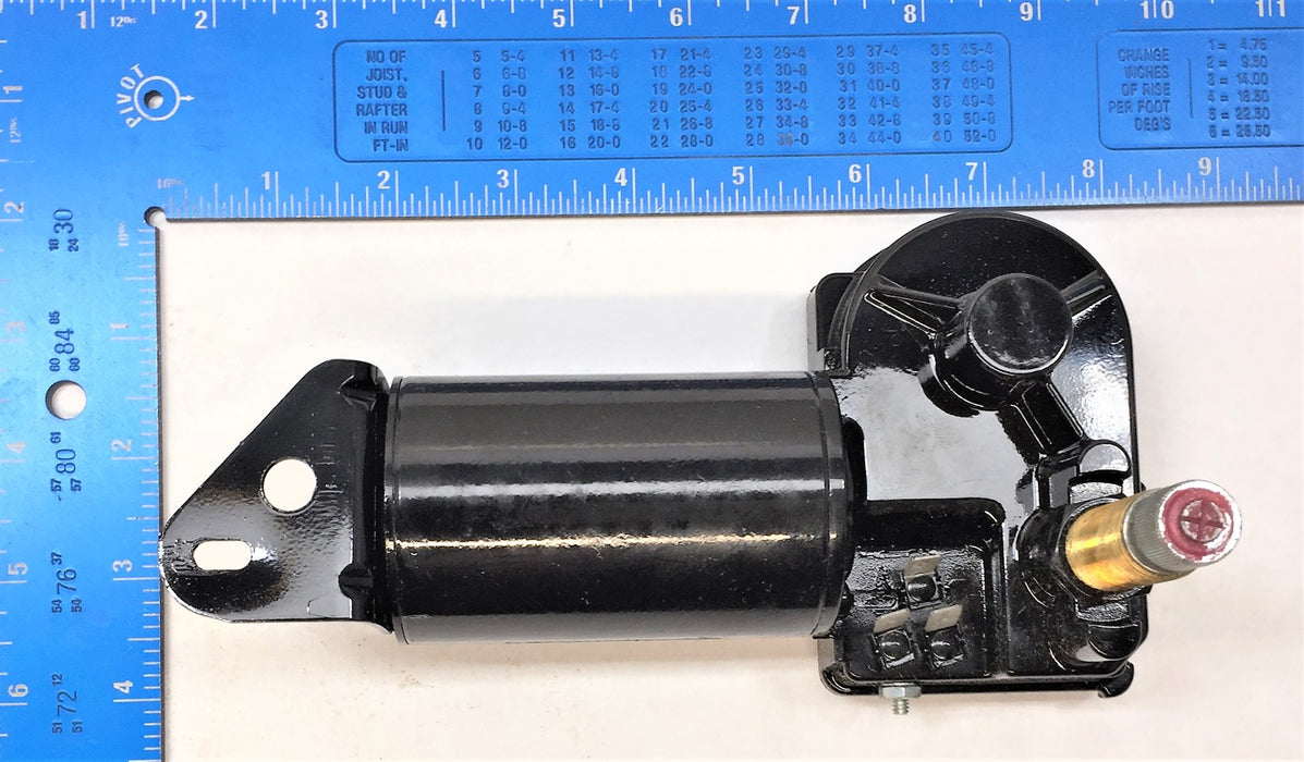 VOLVO LH Lower Wiper Motor 12735311 NOS