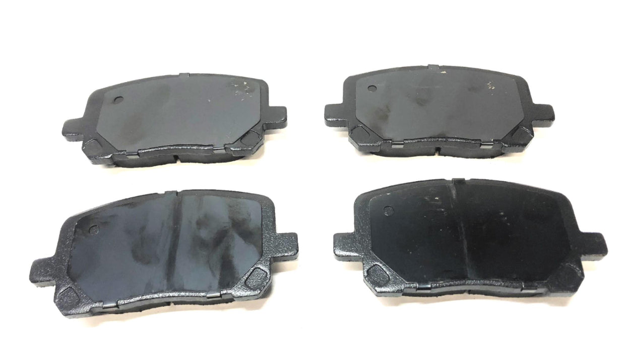 Unbranded Set of {4} Disc Break Pads AXMD923 (D923) NOS